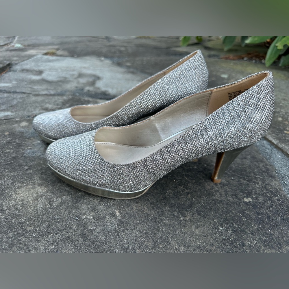 Bandolino Gold  Glitter Heels- 7 1/2- Prom & Wedding Season Ready